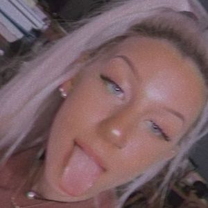 Meet your Posher, Elaina